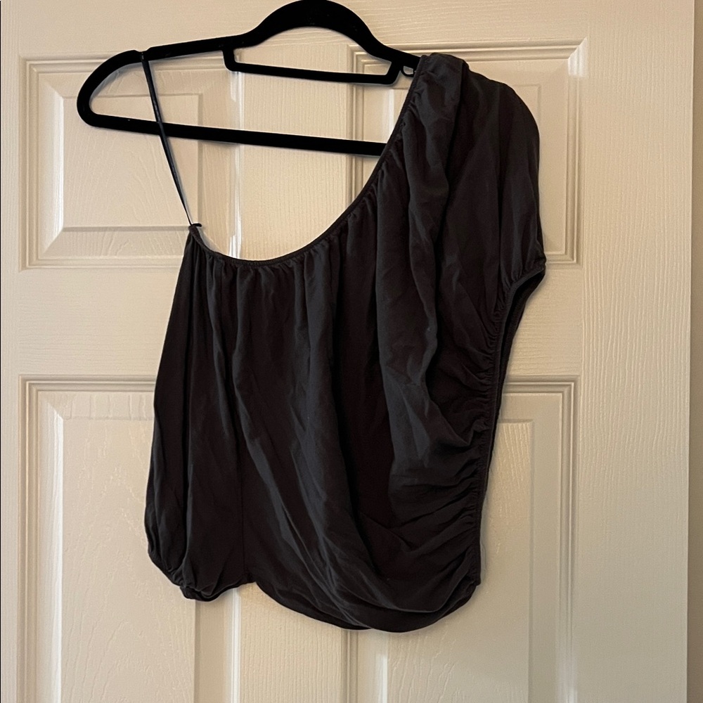 Sadie & Sage One-Shoulder Black Camisole